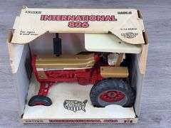 International Farmall 826 WF ROPS, 1/16, 1995 Collector Edition