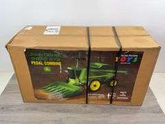 John Deere 9870 STS Pedal Combine, NIB, Scale Models