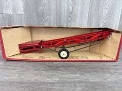 Portable Elevator, Ertl, 1/16