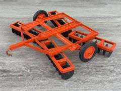 Case 1070 WF Agri King Deluxe Farm Set, No. 211, 1/16, Original Box