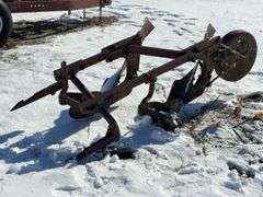 International Fast Hitch 2 Bottom Plow