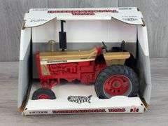 International 1026 WF Demonstrator, 1/16, 1996 Collector Edition