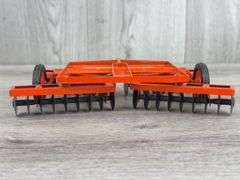 Case 1070 WF Agri King Deluxe Farm Set, No. 211, 1/16, Original Box