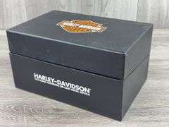 Harley Davidson Ultra Classic FLHTCU Motorcycle, 1/12