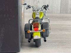 Harley Davidson Road King  FLHRC Motorcycle, 1/12
