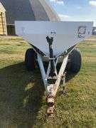 Willmar 600 Fertilizer Spreader - 50’ Spread