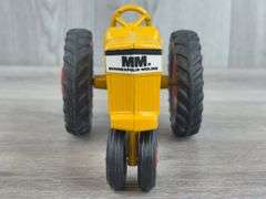 Minneapolis-Moline M602 LP NF, 1/24, Ertl