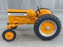 Minneapolis-Moline M670 LP WF, Fenders Not Original