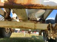 Willmar 600 Fertilizer Spreader - 50’ Spread