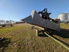 Allis Chalmers Gleaner 318 Grain Head - 18-ft