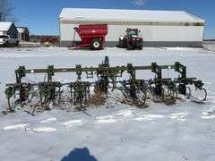 John Deere 825 Row Cultivator