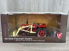 International Farmall 544 Hydro W/Loader & Platform, 1/16