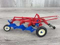 McCormick-Deering Little Genius Plow No. 8, 1/16