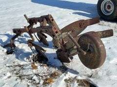 International Fast Hitch 2 Bottom Plow