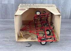 International Minimum Tillage Plow, 1/16, Ertl