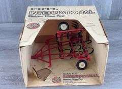 International Minimum Tillage Plow, 1/16, Ertl