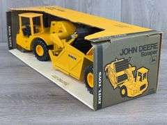 John Deere 860 Scraper, 1/25, Ertl Toys