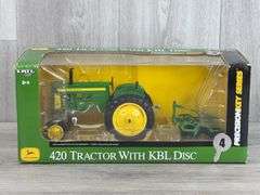 John Deere 420 Tractor w KBL Disc