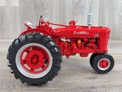 IH McCormick Farmall MD W/Loader Attachment, 1/16