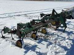 John Deere 825 Row Cultivator