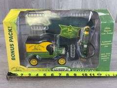 1912 Ford Model T John Deere Delivery Car, Wayne Gas Pump & Hat