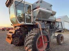 Gleaner M3 Combine