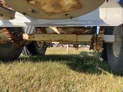 Willmar 600 Fertilizer Spreader - 50’ Spread