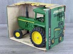 John Deere Generation II 4430 WF, 1/16, Ertl Toys