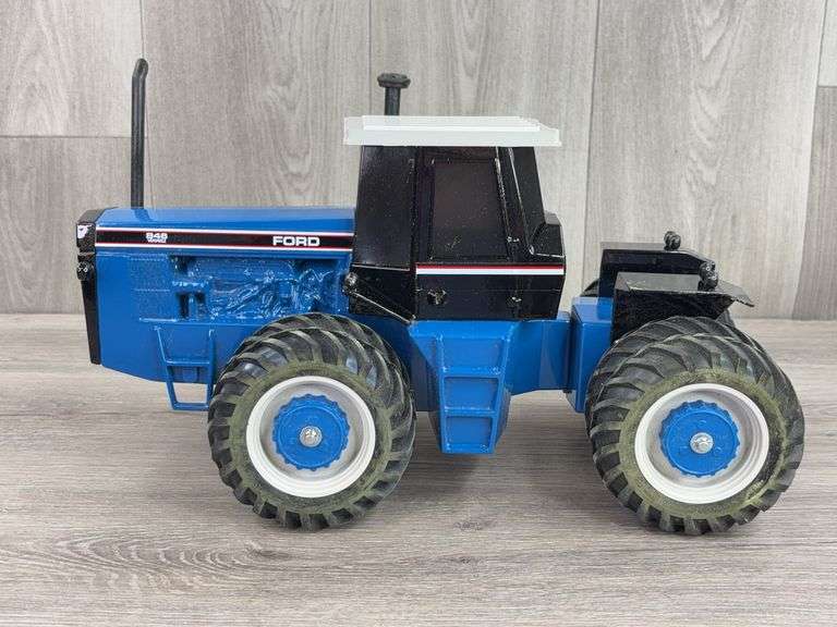 Ford 846 Versatile 4WD Duals, 1/16, Scale Models