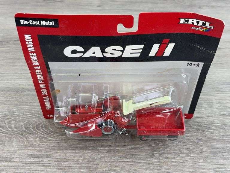 IH Farmall 350 W/Mounted Picker & Barge Wagon, 1/64