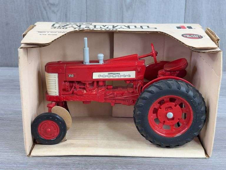 IH McCormick Farmall 350 WF, 1/16, Ertl