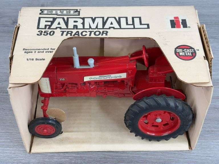 IH McCormick Farmall 350 WF, 1/16, Ertl