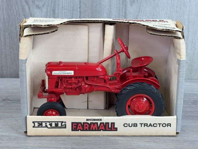 IH McCormick Farmall Cub WF, 1/16, Ertl