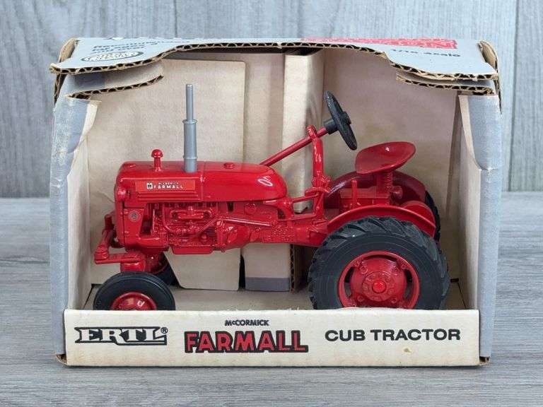 IH McCormick Farmall Cub WF, 1/16, 1989 1st Edition