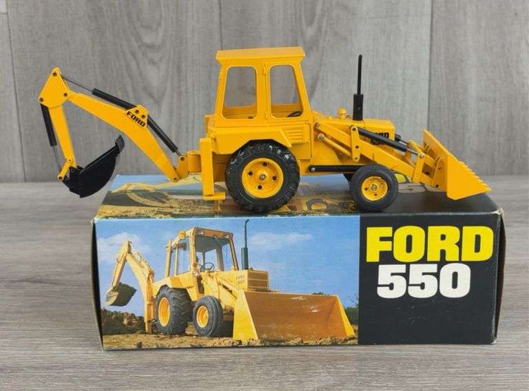 Ford 550 Backhoe/Loader, 1/32, NZG Modelle