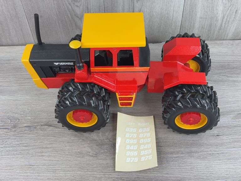 Versatile 4WD Duals W/Decals, 1/16, Scale Models