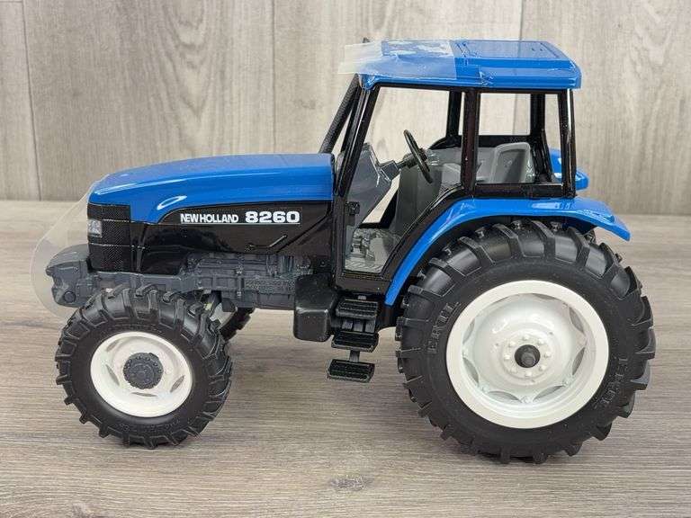 New Holland 8260 MFD, 1/16, 1997 NFTS, Toy Farmer