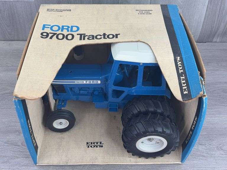 Ford 9700 WF Duals, 1/12, Ertl Toys, Stock #818