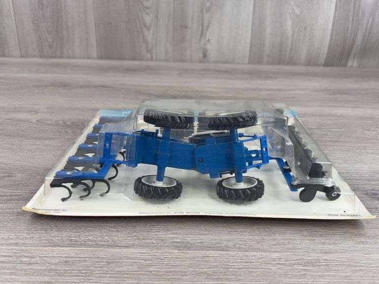 Ford 276 Versatile 4WD W/Attachments, 1/32, Scale Models