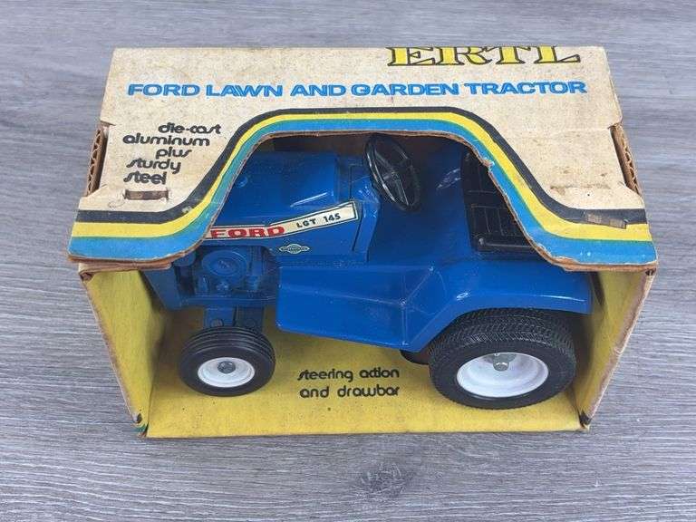 Ford LGT 145 Lawn & Garden Tractor, 1/12, Ertl, Stock #808