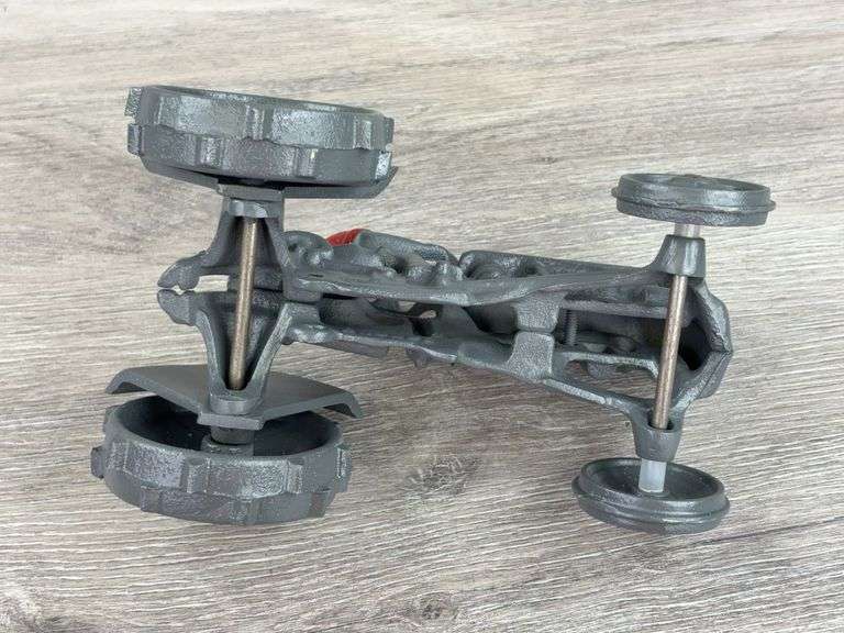 Ford 8N W/Driver, 1/16, Arcade