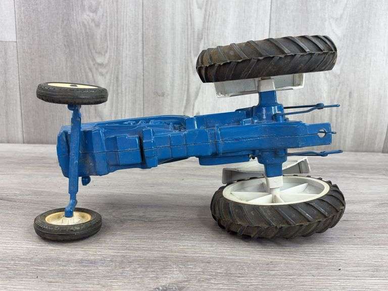 Ford 4000 WF, 1/12, Ertl, 3 PT., Missing Muffler