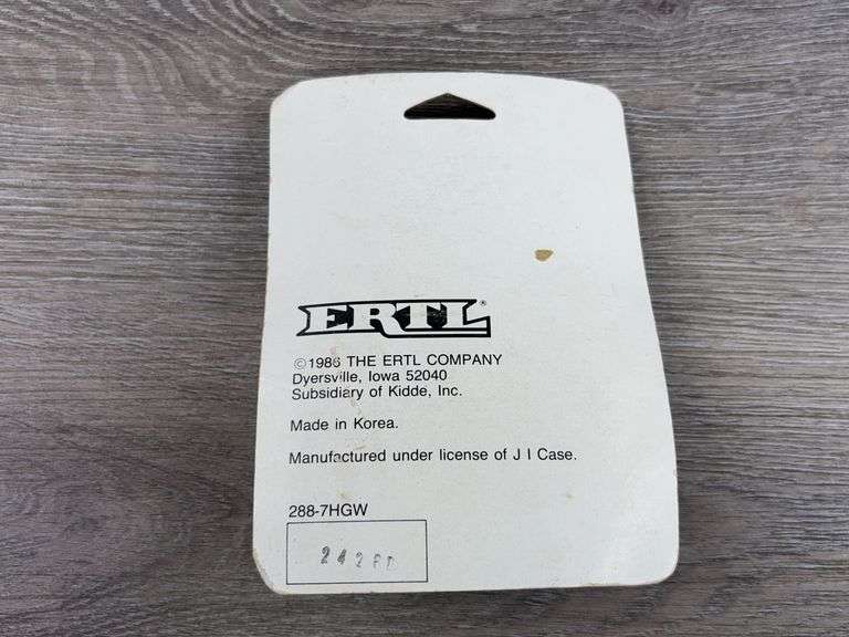 Case International 3394 MFD, 1/64, 1986 Farm Women Christmas