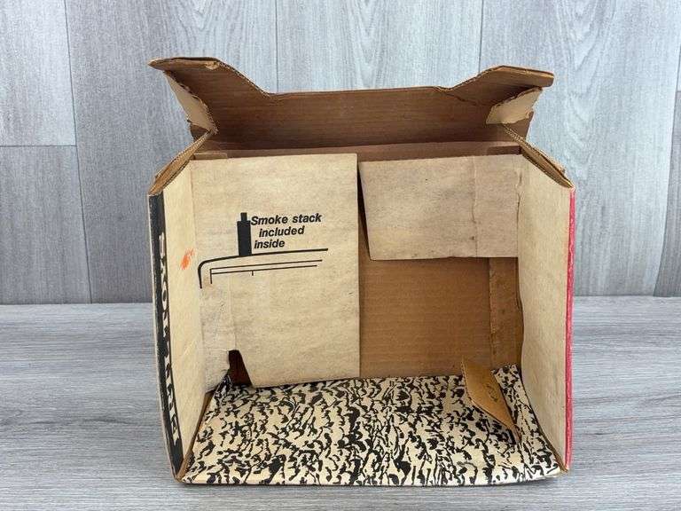 International 1086 WF Empty Box, 1/16, Ertl Toys