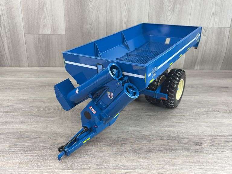 Kinze 1050 Row Crop Harvest Commander Grain Auger Wagon, 1/16