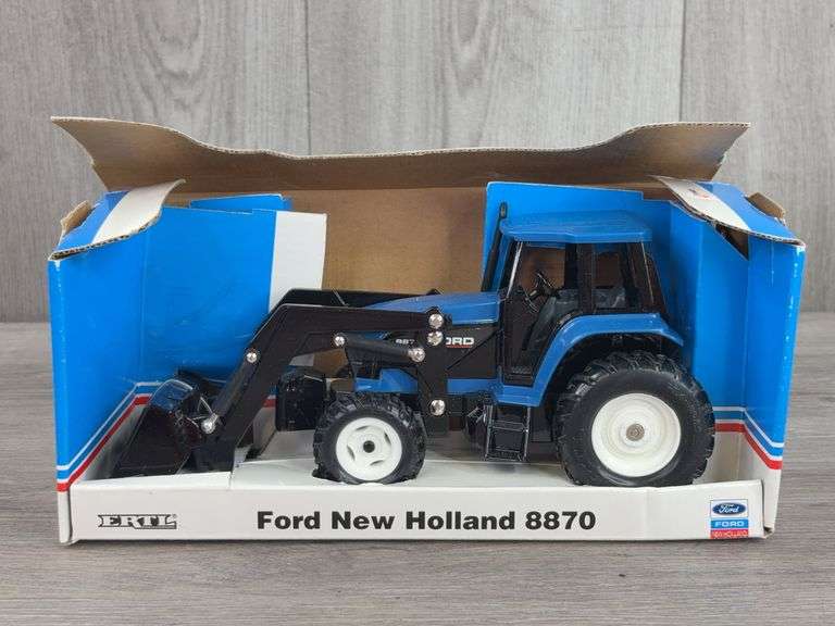 Ford New Holland 8870 MFD W/Loader, 1/32, Ertl, Box Torn