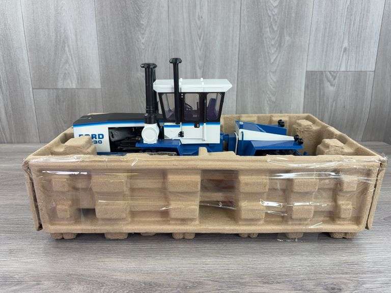 Ford FW-30 4WD Duals, 1/16, Prestige Collection