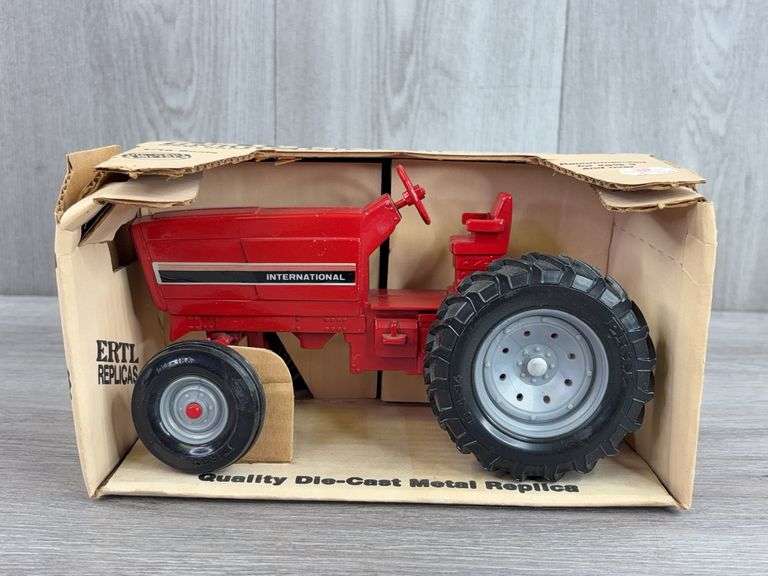 International 3088 Row Crop, 1/16, Ertl