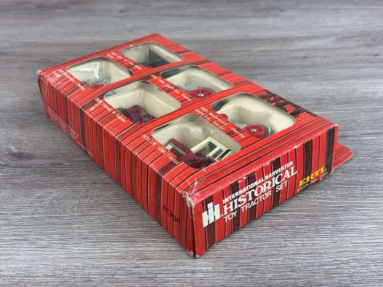 International Harvester Historical Toy Tractors, 1/64, Ertl