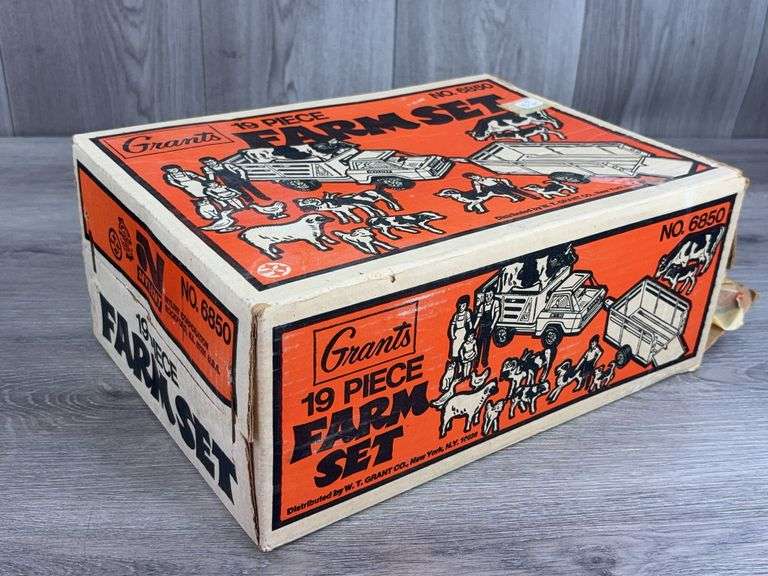 W.T. Grants 19 Piece Farm Set, No. 6850, Nylint
